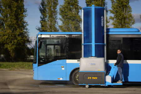 Pulizia autobus con la monospazzola Truck Wash
